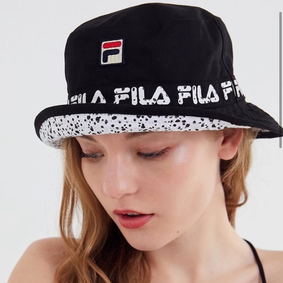 Limited Edition Rare Fila Disney Bucket Hat - Picture 1 of 7